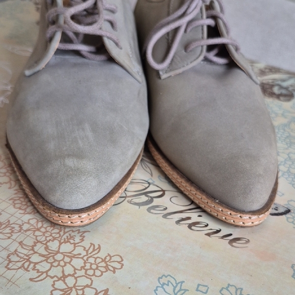 Silence + Noise Light Gray Suede Oxfords - Picture 8 of 9